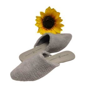 Chinese Laundry Slippers New Gray Fuzzy Slippers Chinese Laundry Size 7.5 NWOT